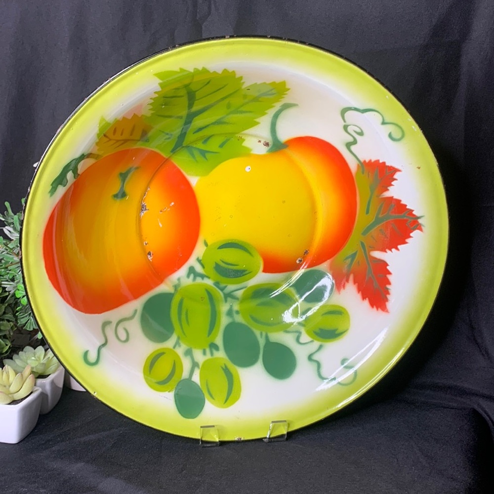 Vintage 1950-60’s enamelware graniteware 15 1/2” fruit bowl